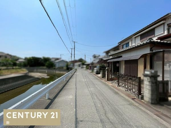 和歌山市栗栖　中古戸建の前面道路含む現地写真