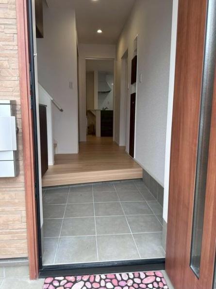 桃山町元　中古戸建の玄関