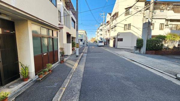 【前面道路含む現地写真】