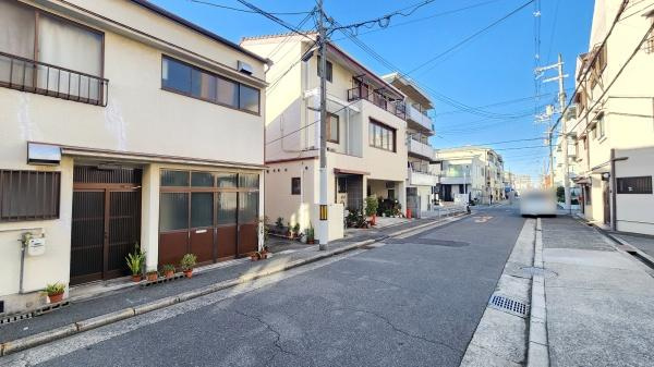 【前面道路含む現地写真】