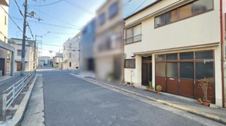 【前面道路含む現地写真】