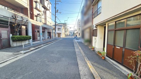 【前面道路含む現地写真】