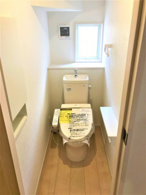 【トイレ】 | 【20万円ｷｬｯｼｭﾊﾞｯｸ対象物件】クレーデルガーデン大和高田市大中 第1 全2棟 1号棟 | 施工例写真