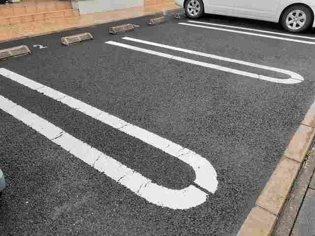 トゥインクル城南　Ａの駐車場