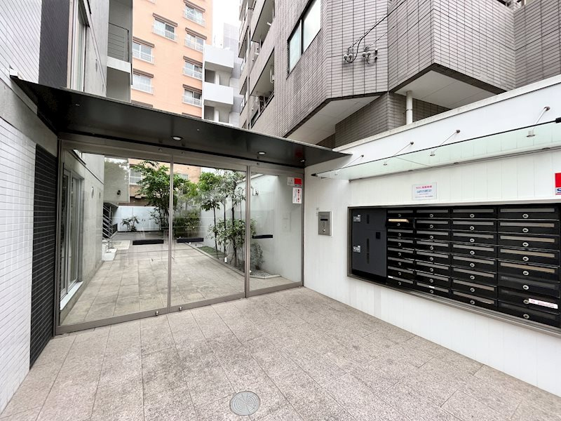 グランドコンシェルジュ都立大学のエントランス