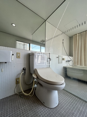 【トイレ】 | レキシントン・スクエア北堀江 | レキシントン・スクエア北堀江　温水洗浄便座