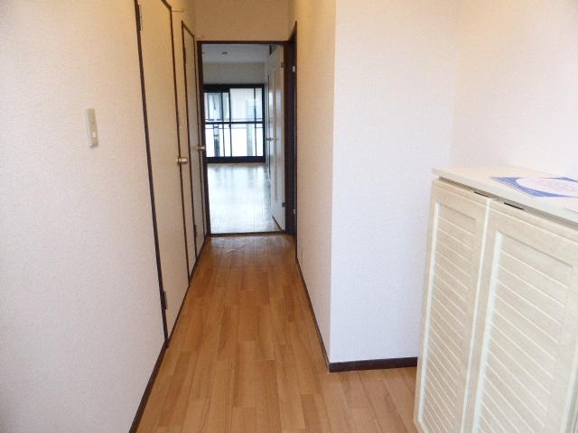 ビラージュＹＳ　Ｂの玄関|※別部屋写真ゆったりとした玄関です