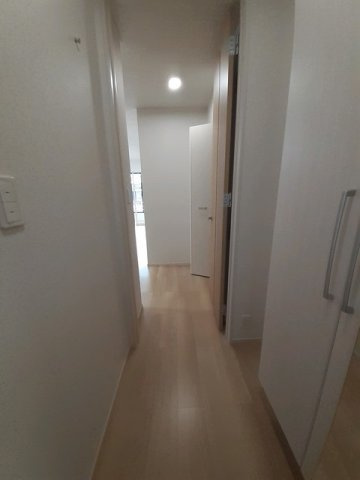 メゾンネージュⅡ番館の玄関