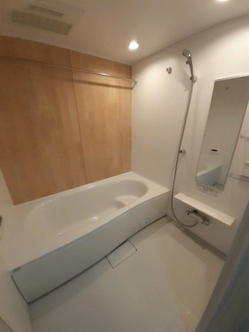 メゾンネージュⅡ番館の浴室