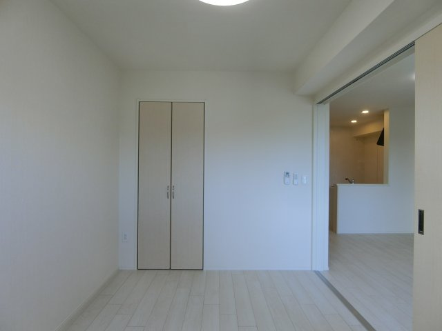 Ｌｉｎｋ　Ｒｏｍｍｔｙ（リンク　ロンティ）の洋室