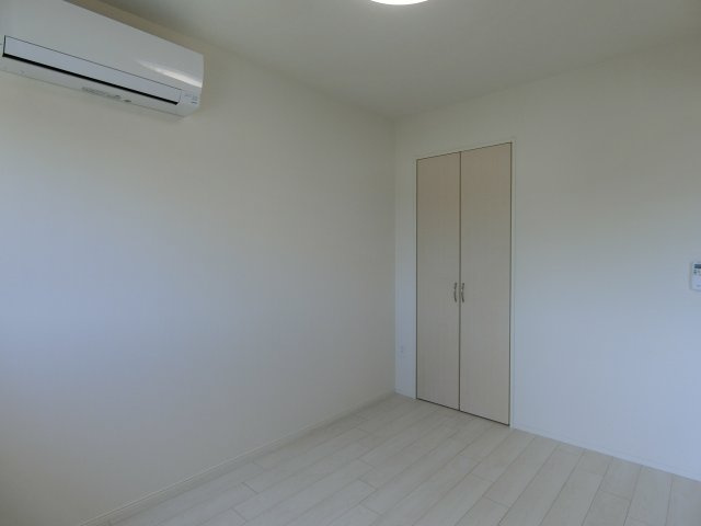 Ｌｉｎｋ　Ｒｏｍｍｔｙ（リンク　ロンティ）の洋室