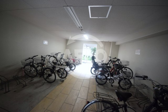 コスモリード谷町六丁目の設備|ドゥーエ谷町　駐輪場