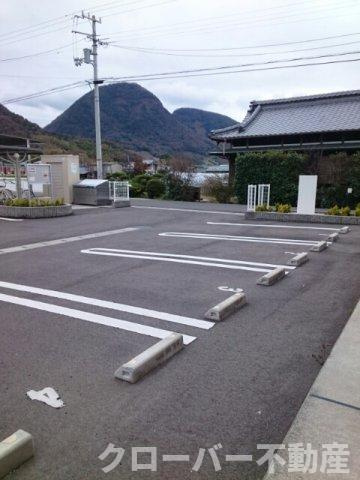 アールコフレ善通寺の駐車場
