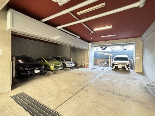 アルファグランデ葛西の駐車場