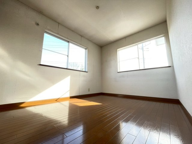 八街市東吉田623の洋室