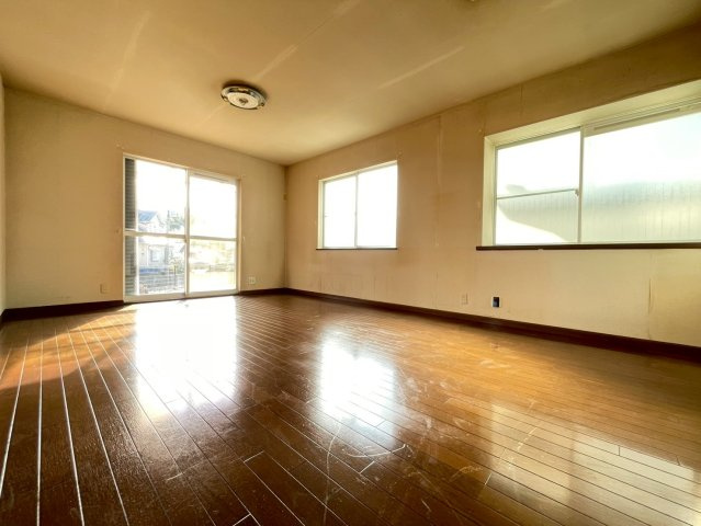 八街市東吉田623の居間・リビング