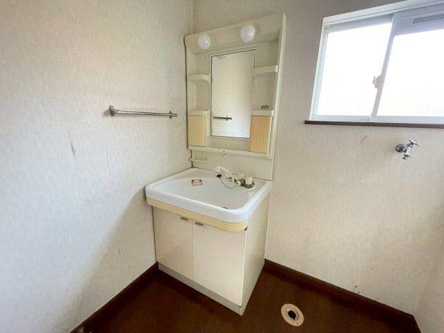 八街市東吉田623の独立洗面台