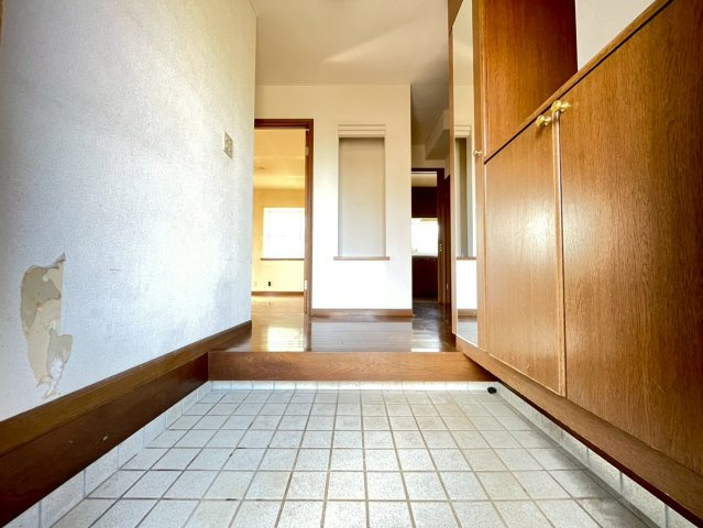 八街市東吉田623の玄関