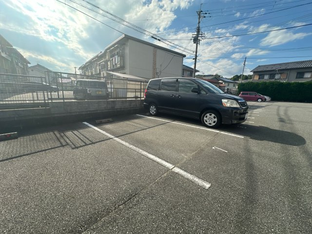 サンシティ宮前の駐車場