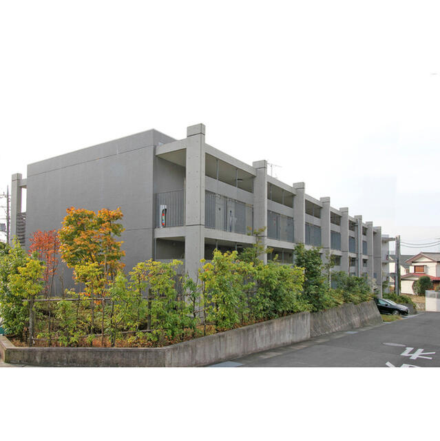 川崎市麻生区千代ケ丘４丁目の賃貸マンションの外観