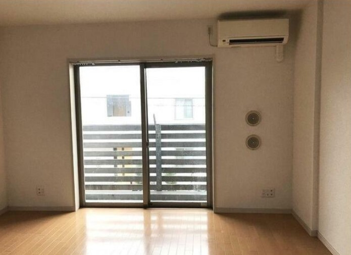 川崎市麻生区千代ケ丘４丁目の賃貸マンションの居間・リビング