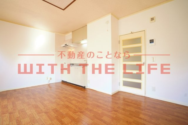 ウエストヴィレッジ【キャッシュバック対象物件】の居間・リビング|使いやすい居間です※現状優先