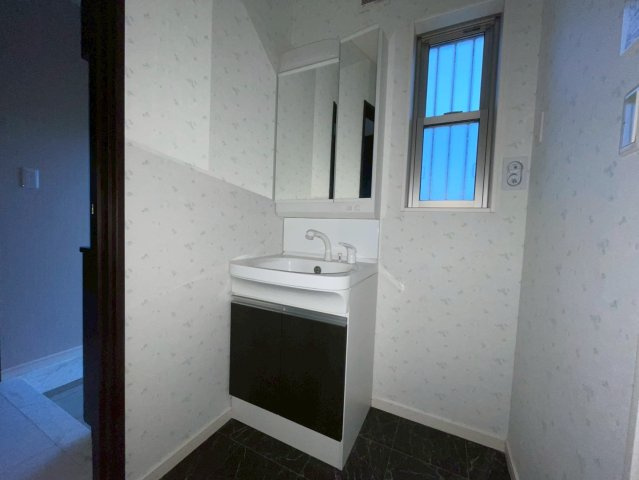 山武市松ヶ谷ロ3285の独立洗面台