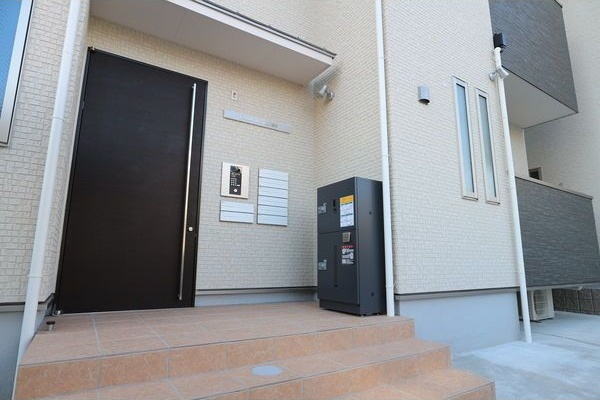 Grandtic Residence堀田のエントランス