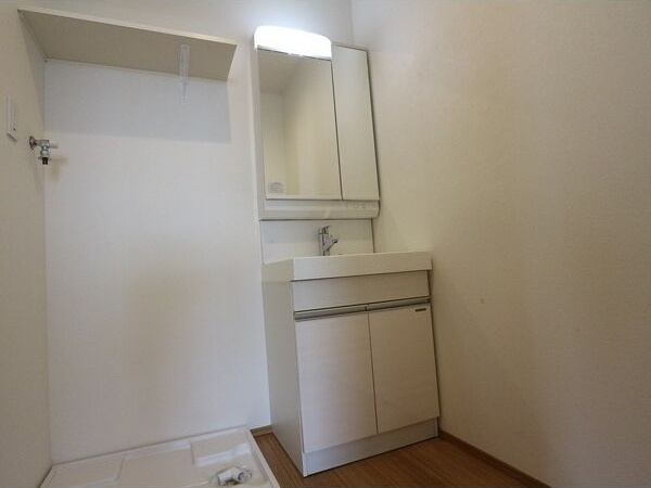 Grandtic Residence堀田の洗面所