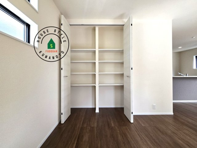 合志市須屋第13-2棟（2号棟）の内観：施工例|収納には困りません。