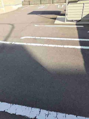 【駐車場】 | ボヌール北沖洲 | 駐車場があるので、車を買う予定の方も安心です