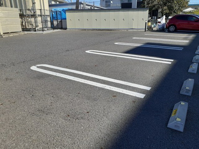 【駐車場】 | カシリ・エスポワール | 駐車場に車を止められます