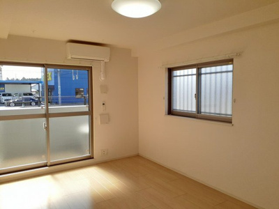 【居間・リビング】 | カシリ・エスポワール | ゆったり過ごせる居間です