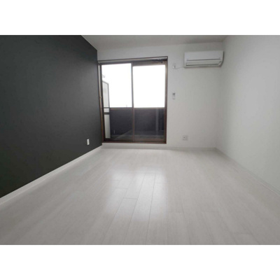 【居間・リビング】 | ベルエアーハイツⅡ号棟 | こちらの居間で趣味の時間をお楽しみください