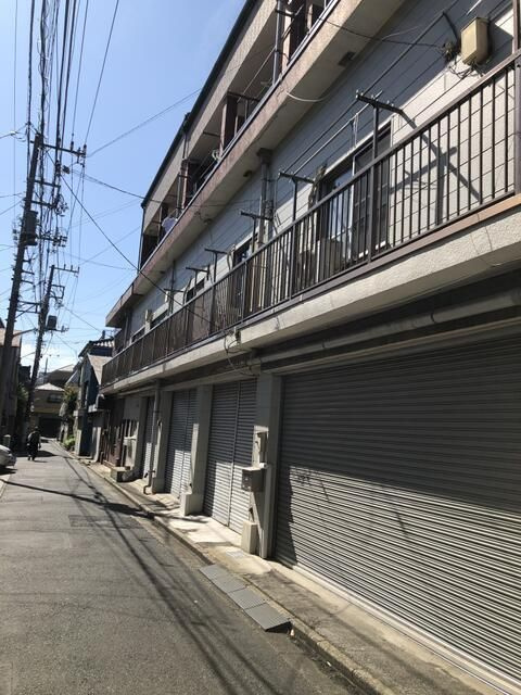 たつみ荘のエントランス