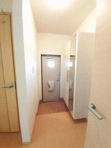 アルディエンテの玄関|シューズボックス付きの玄関です♪