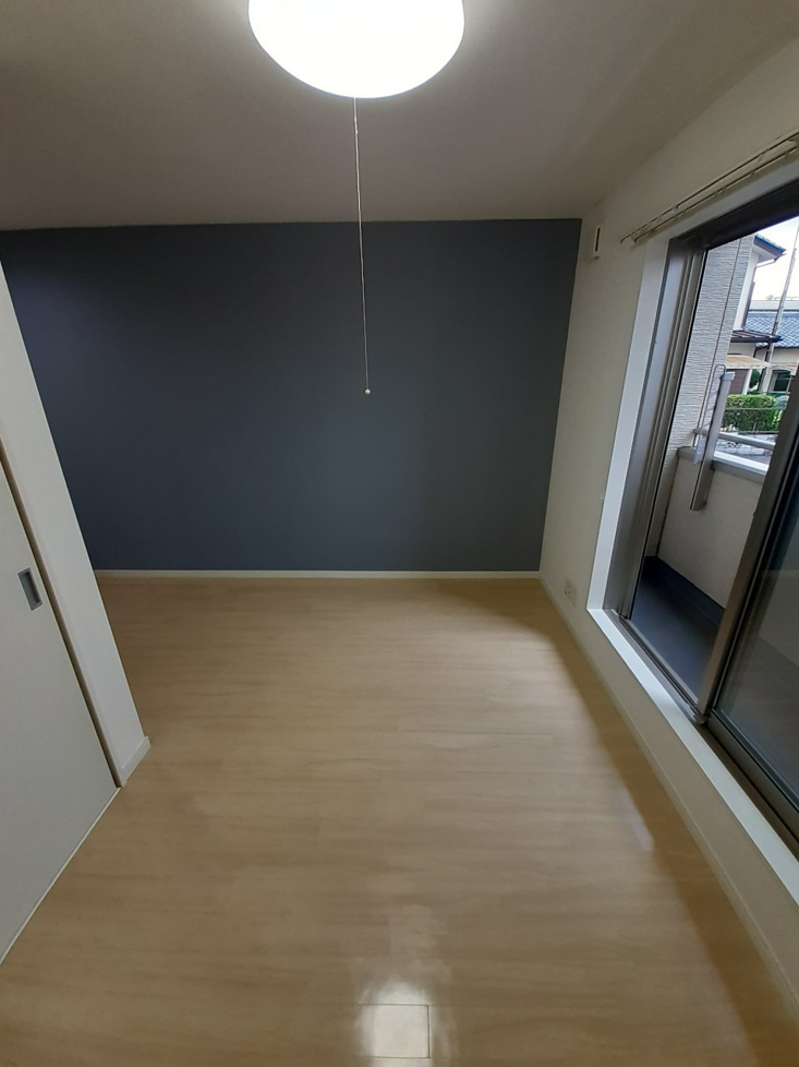 落ち着いて過ごせるお部屋なので、寝室にいかがでしょうか