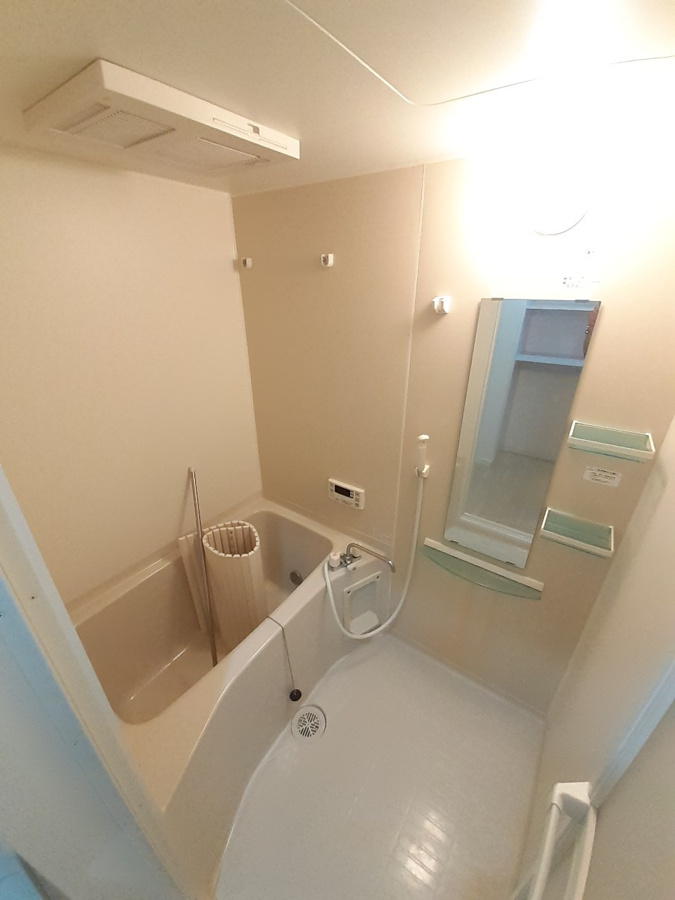 日々の疲れを癒すお風呂付です