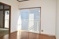 個人の部屋や寝室として使える洋室です