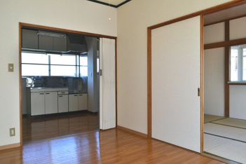 使い勝手のいい洋室です