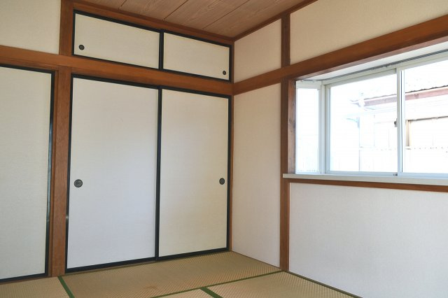 柔らかい畳が心地よい和室