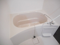 ゆったり過ごせるお風呂です