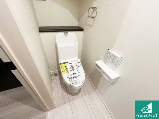 加古川市加古川町河原　第1期　新築一戸建てのトイレ|1・2階の2ヶ所にあるので、朝の忙しい時間の順番待ちもなく、深夜の利用にも大変便利です。