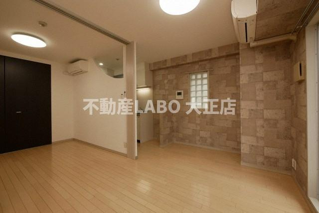 インボイス難波南レジデンスの洋室