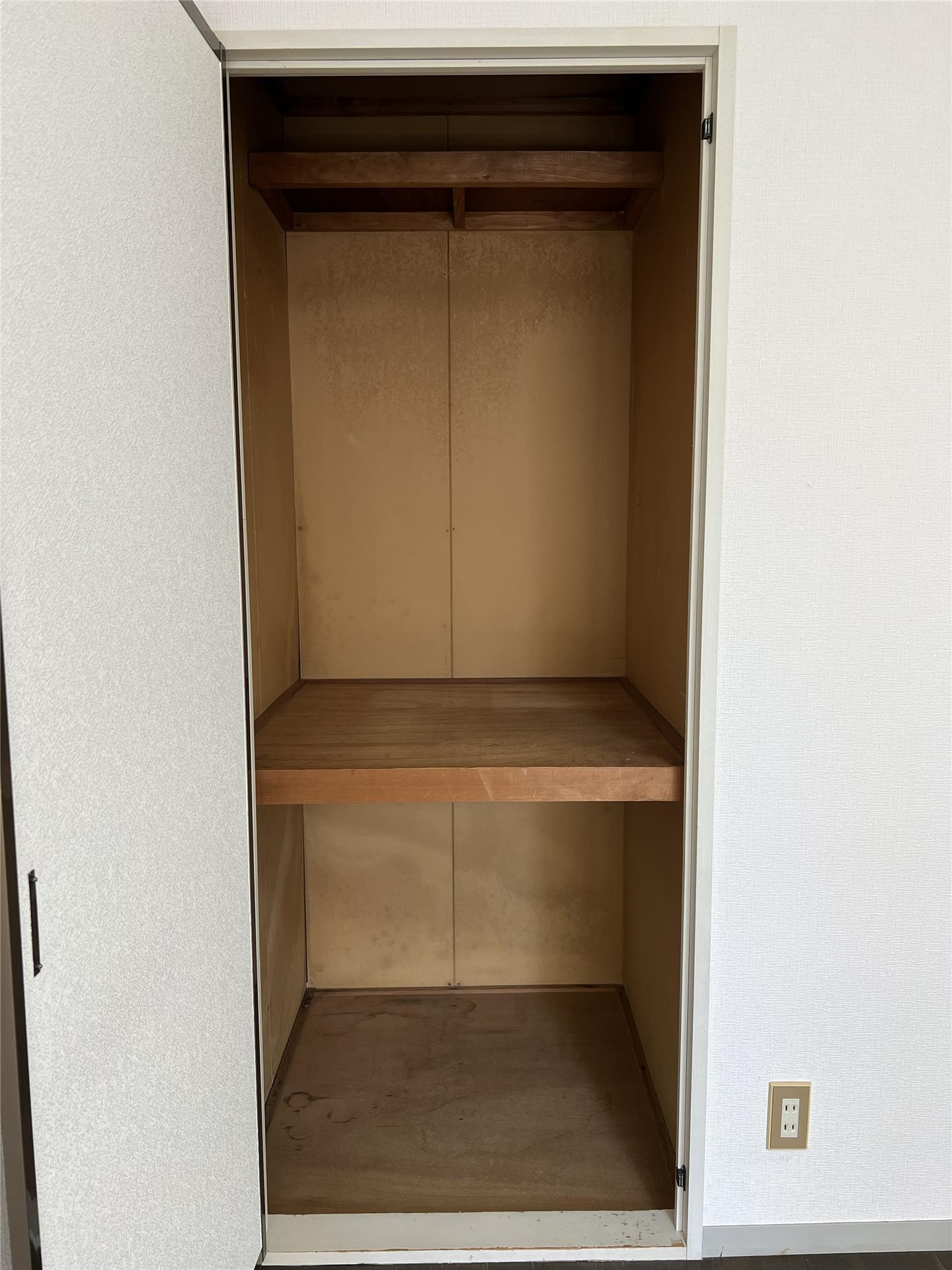 サンシャイン保戸野の収納|洋室　収納