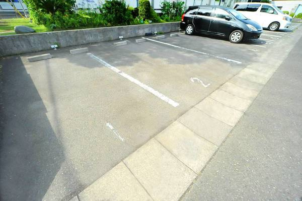 ビレッジハウス向ヶ丘5号棟の駐車場|駐車場です