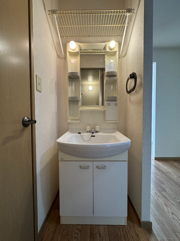 パナハイツ三山A棟の洗面所|使いやすい洗面所です