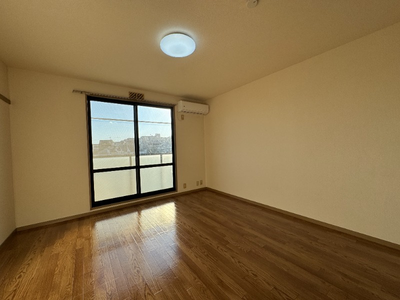 パナハイツ三山A棟の居間・リビング|ゆったり過ごせるリビングです