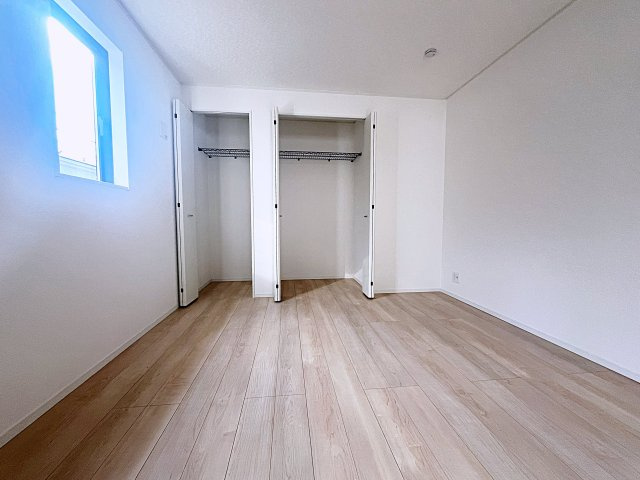 新築戸建・新築建売　二本松市油井第5　油井小・安達中の洋室|お荷物が多くても安心の収納スペース！