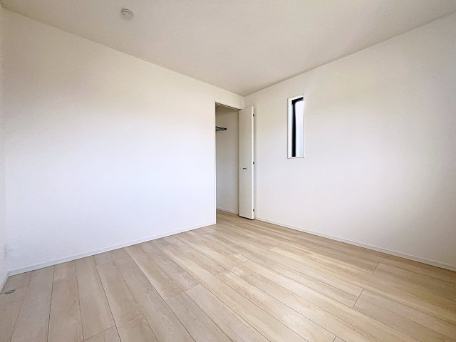 新築戸建・新築建売　二本松市油井第5　油井小・安達中の洋室|6.1帖の洋室はシンプルなので様々なテイストのインテリアも合いそうですね！